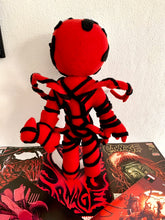 Afbeelding in Gallery-weergave laden, Carnage Plushie -Fanmade-Handmade