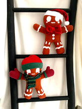 Afbeelding in Gallery-weergave laden, Gingerbread Men Plushies- Christmas- Holiday- Cute- Handmade- Plush- Christmas Gift