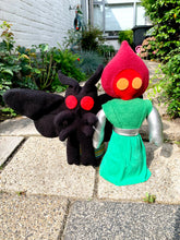 Afbeelding in Gallery-weergave laden, Flatwoods Monster Plushie - Cryptid -Plushies -Monsters -Myths -Braxy